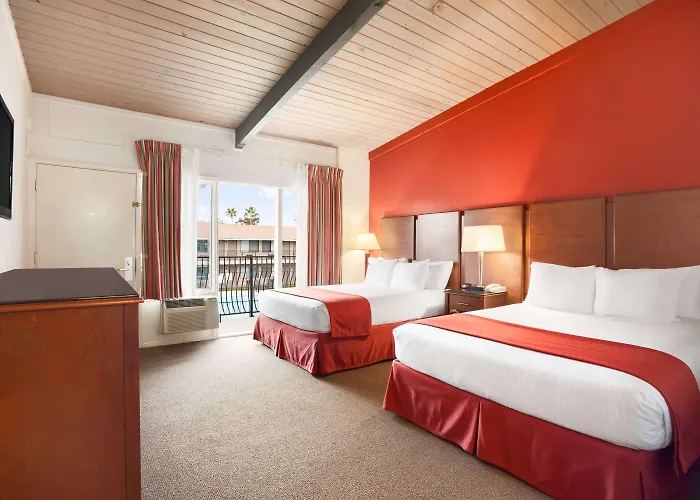 Ramada By Wyndham San Diego North Hotel & Conference Center