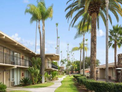 Ramada By Wyndham North & Conference Center San Diego