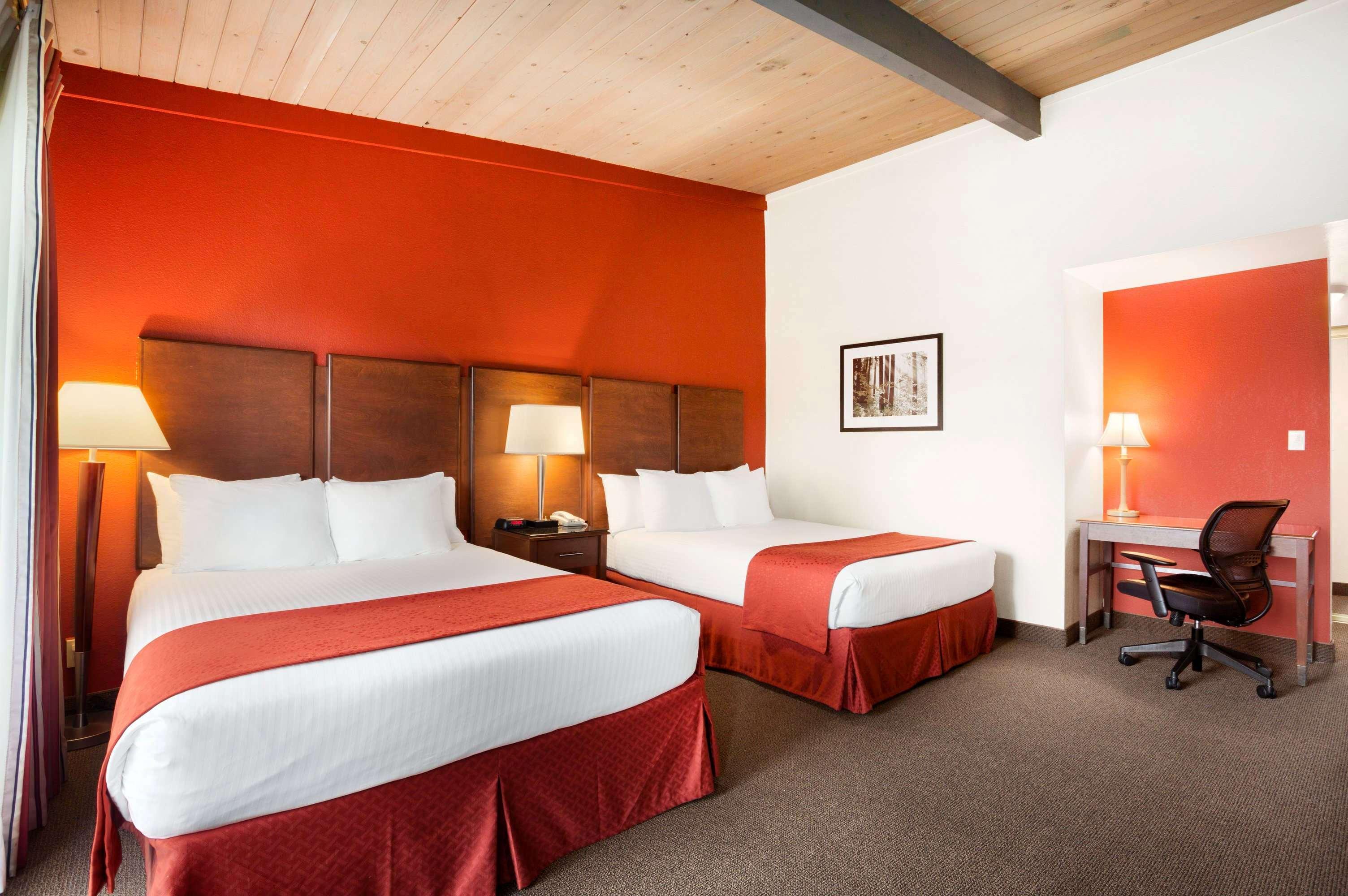 Ramada By Wyndham North & Conference Center Hotel